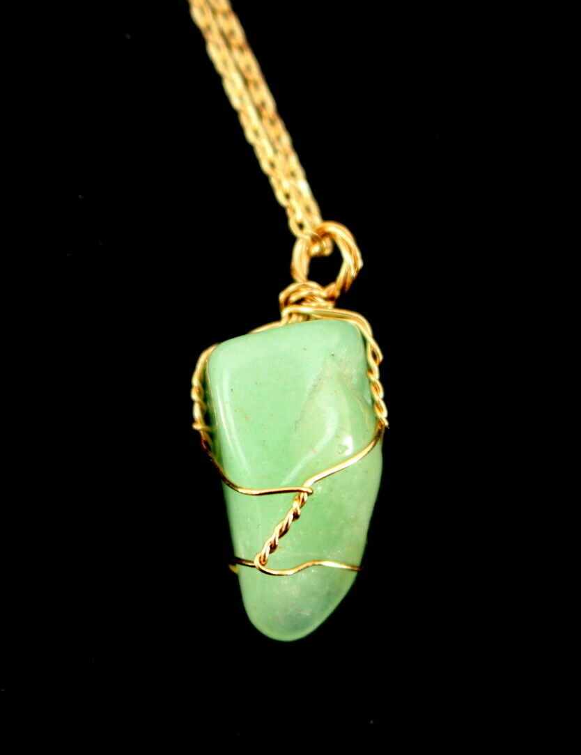 GREEN STONE Pendant NECKLACE Wire Wrapped 48cm GOLD TONE Chain BRANDY MELVILLE