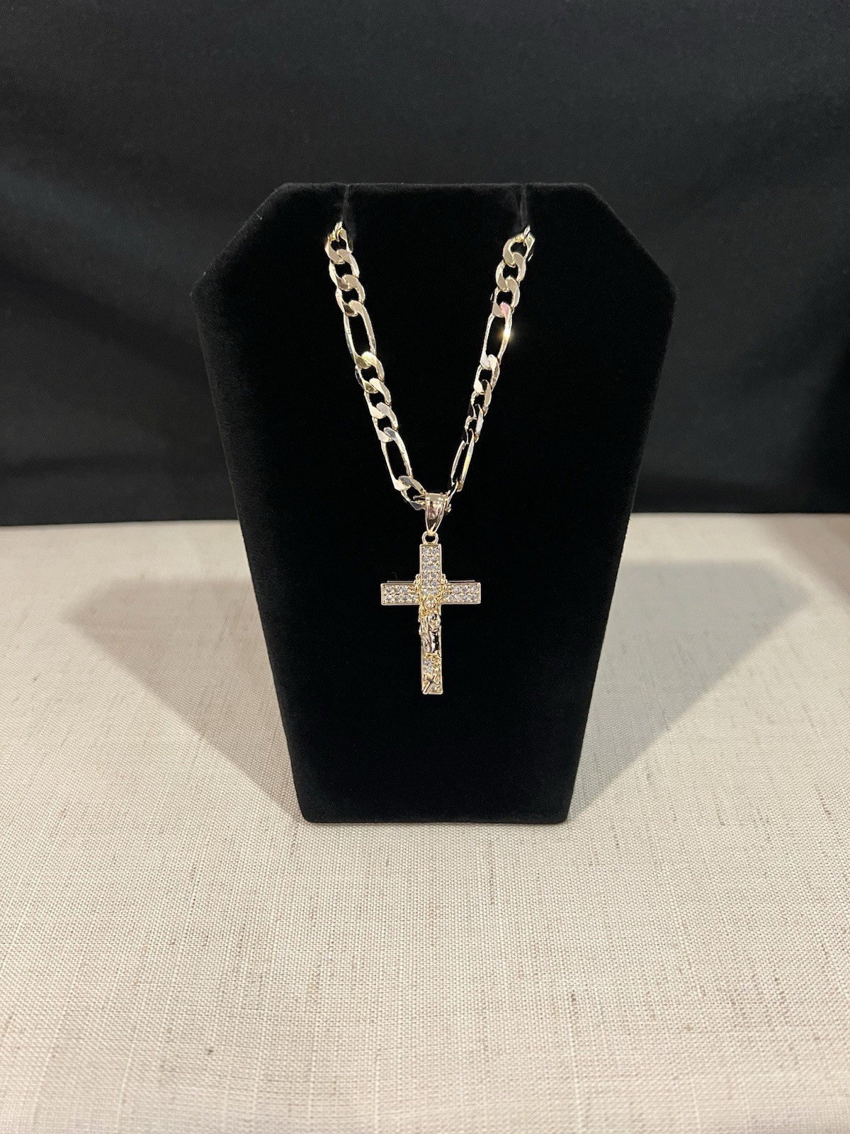 Gold PLATE Mens Boys Girls Womens San Judas St Jude Cross Pendant & Figaro Chain