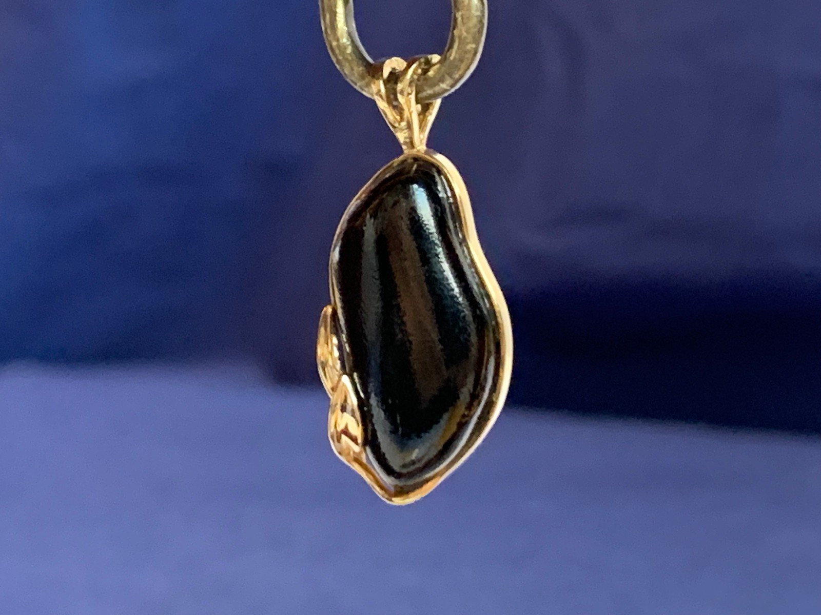 14k Yellow Gold Pendant 2.44g Fine Jewelry Onyx Look Stone Charm *READ*
