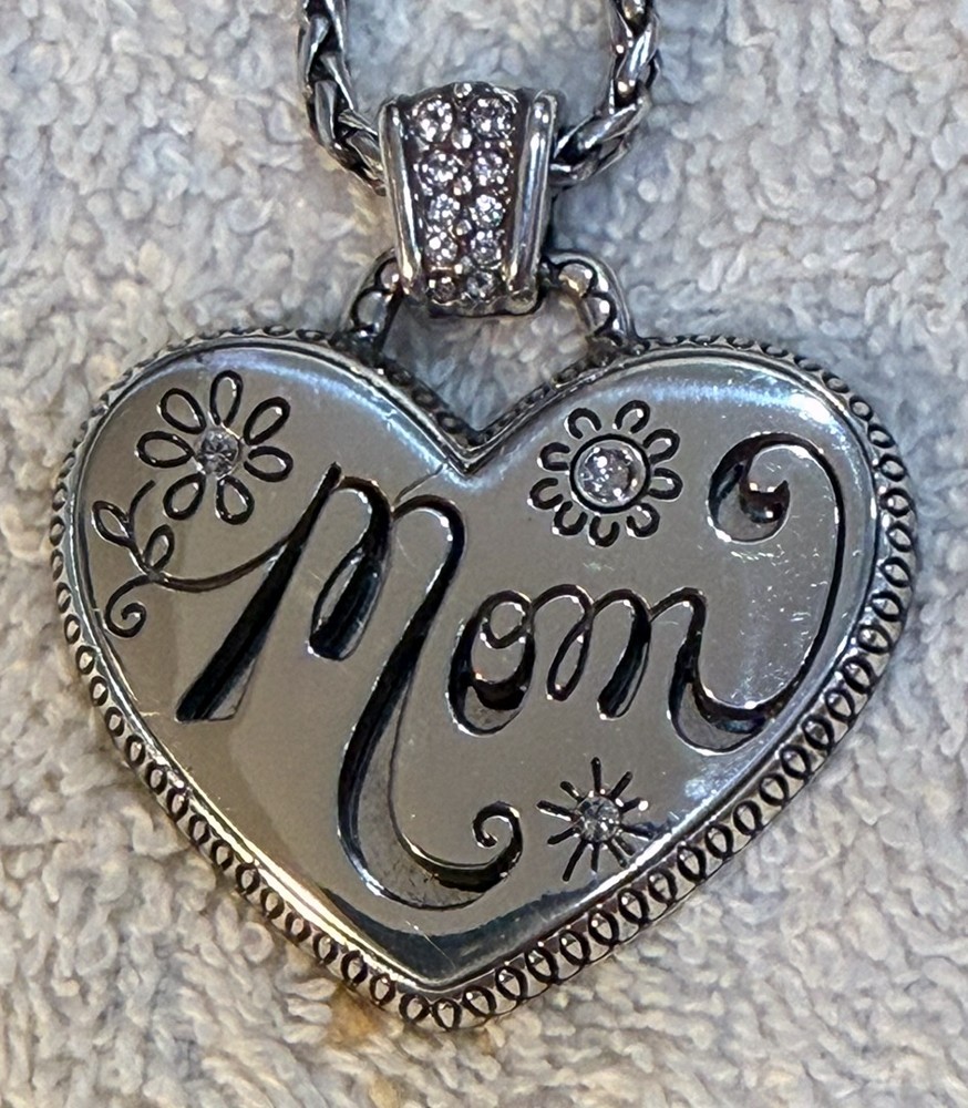 18″ Brighton Pendant Family Fun Mom Heart Pendant Necklace – NWT