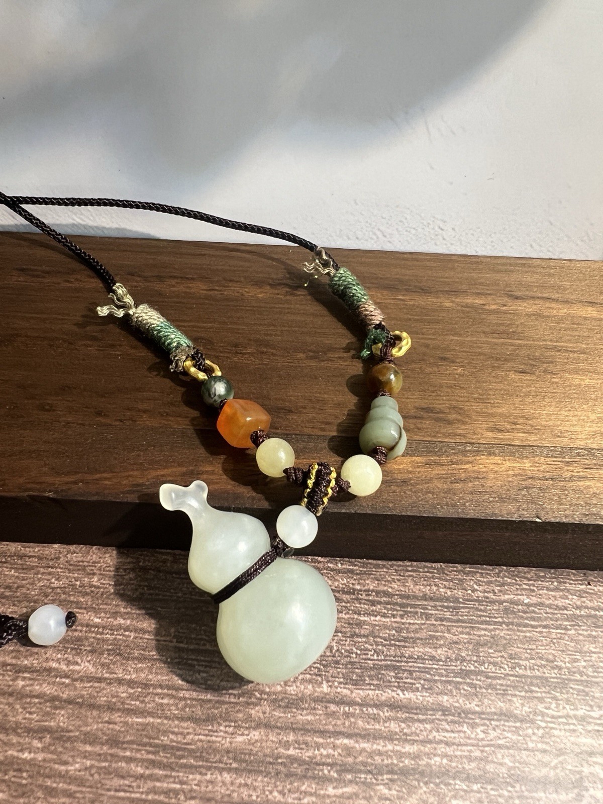 Natural sleeve jade gourd hand-woven necklace