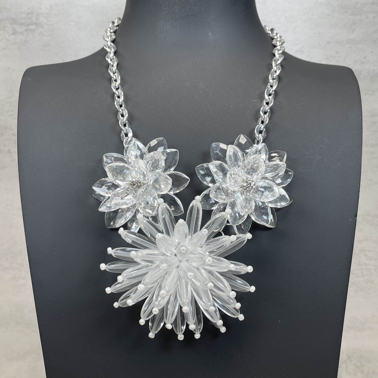 Chunky Clear Acrylic Flower Cluster Statement Bib Necklace Silver Tone Chain