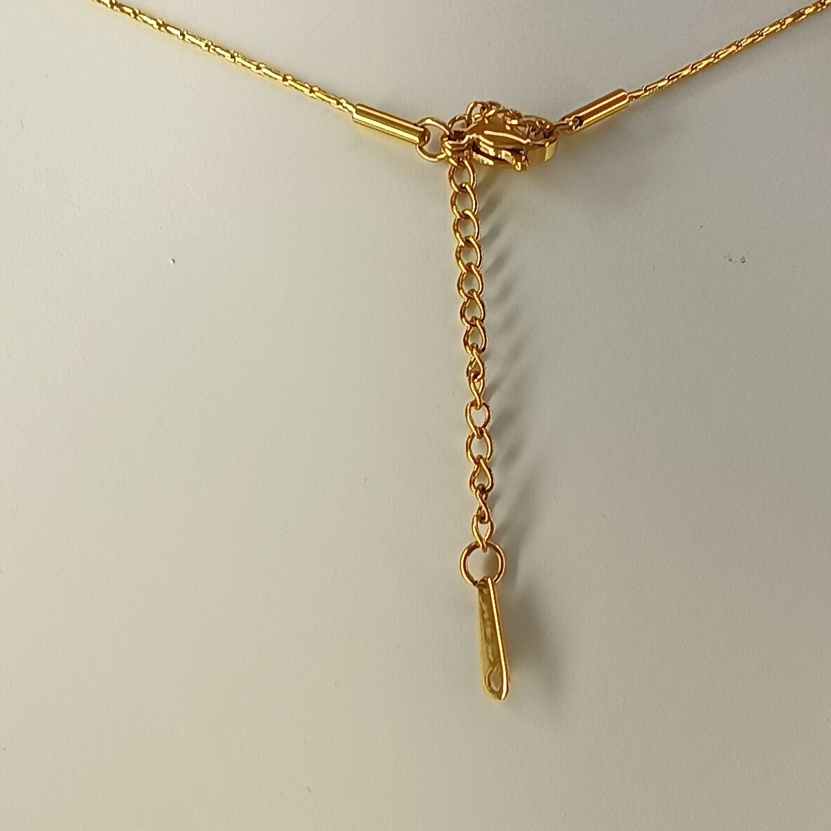 Women Choker Crystal Pendant Necklace Stainless Gold 14″ Length One Size