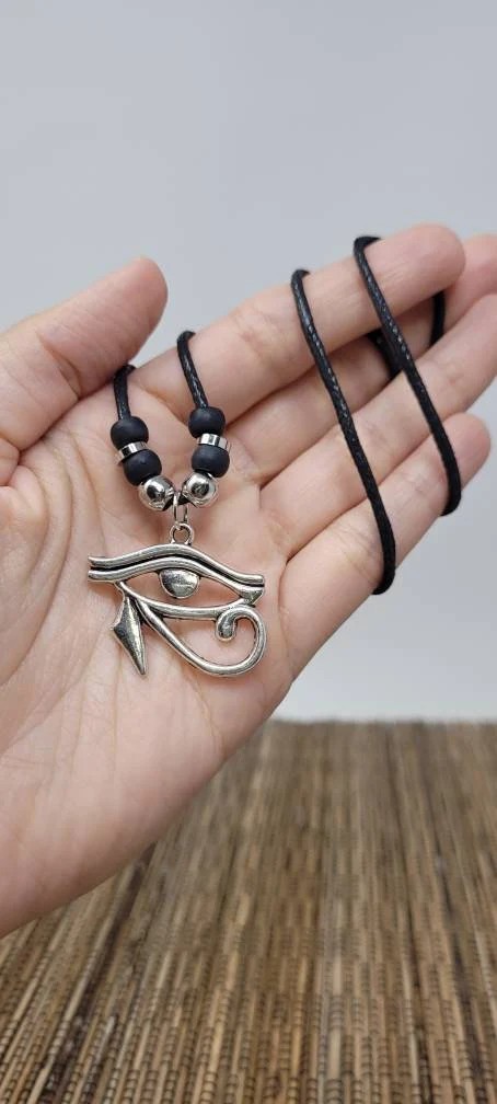Eye of Horus Necklace Silver Tone Egyptian Protection Pendant Unisex Spiritual