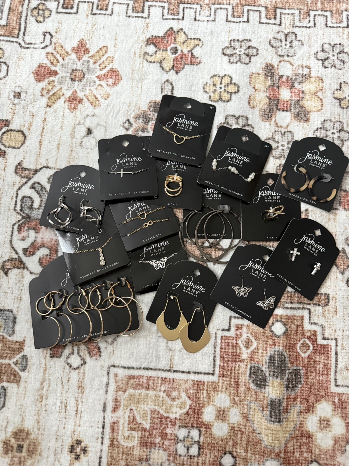 Wholesale bulk lot jewelry 50 pieces rings bracelets necklace earrings USA