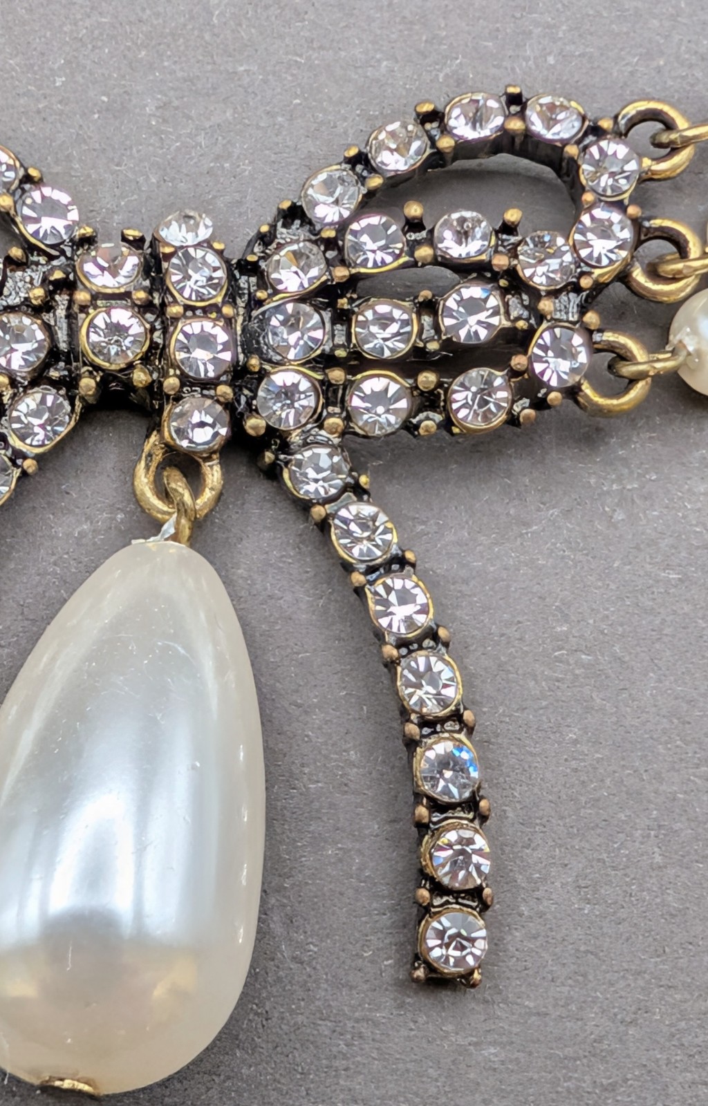 Oscar de la Renta Faux Pearl Rhinestone Bow Statement Necklace Signed 17in