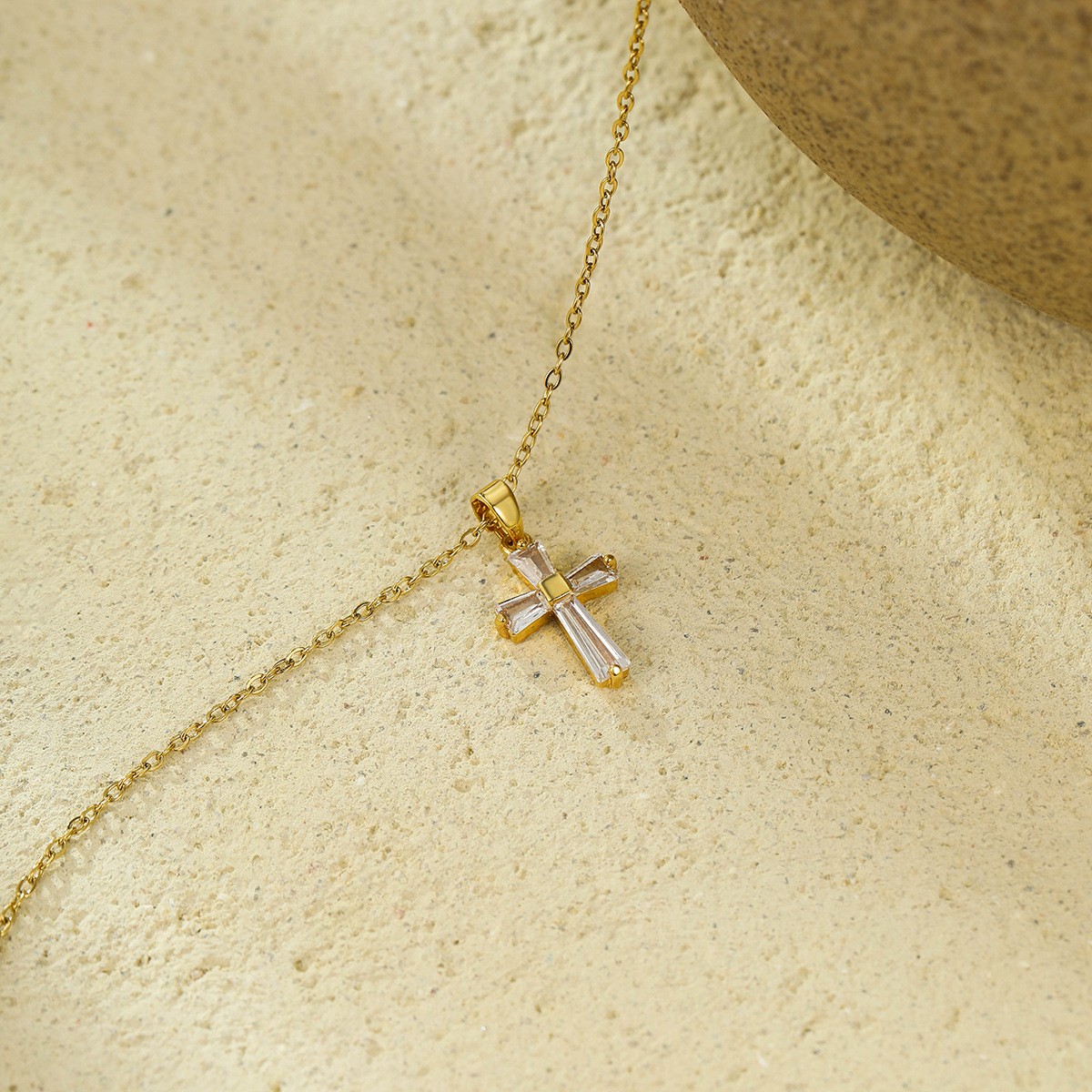 18K gold stainless steel geometric cross pendant inlaid with white zircon collar