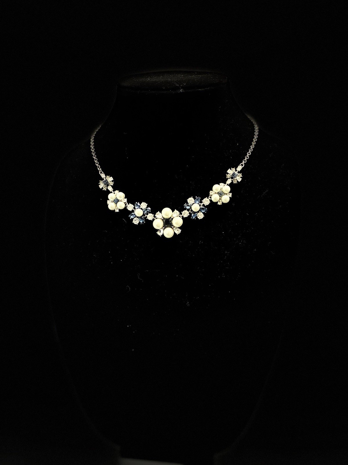 Banana Republic 16″Floral Cluster Necklace Silver Tone Pearl Navy Rhinestone EX