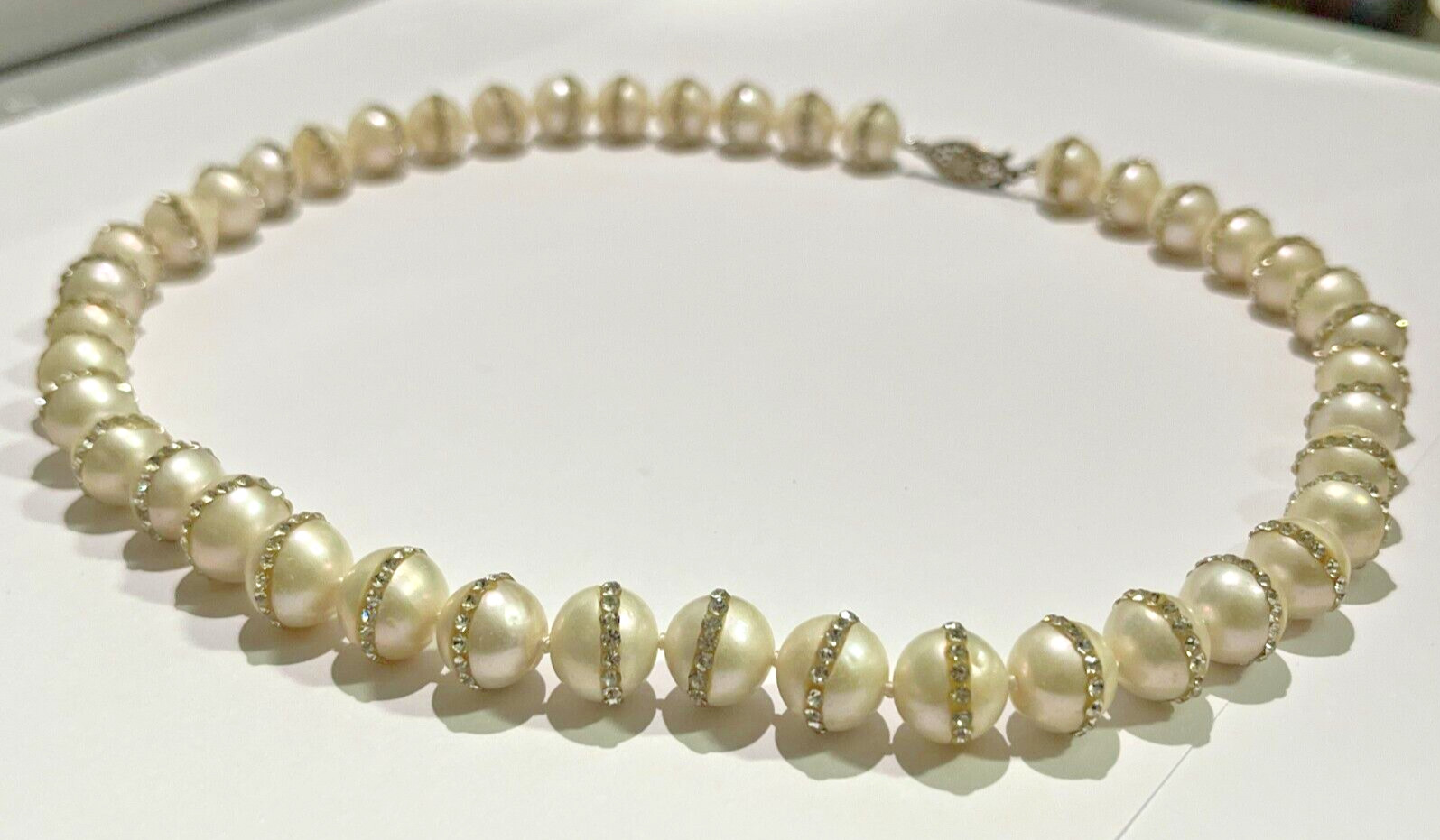 White Simulated Pearl w/ Rhinestones Necklace middle 10 mm 18 inches Jewelry