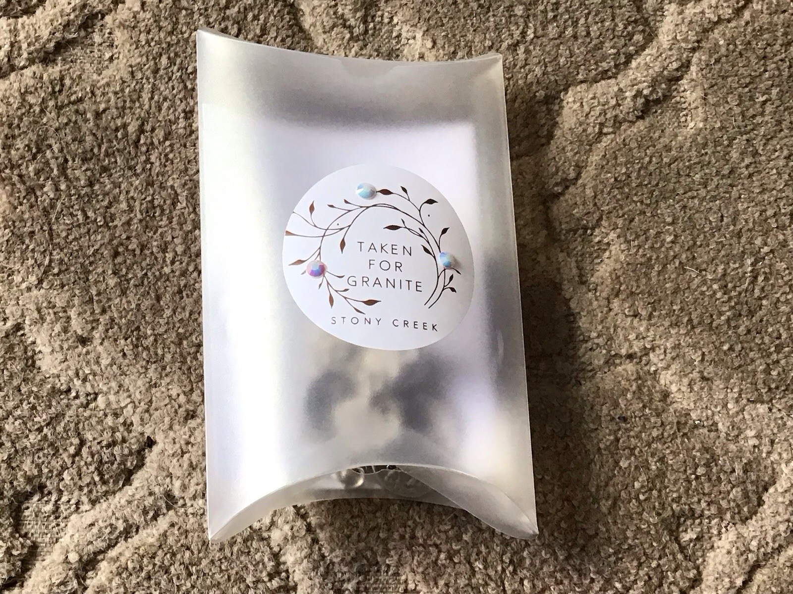 Vintage Style Silver Tone Coin Necklace – New In Package – Free Shipping USA