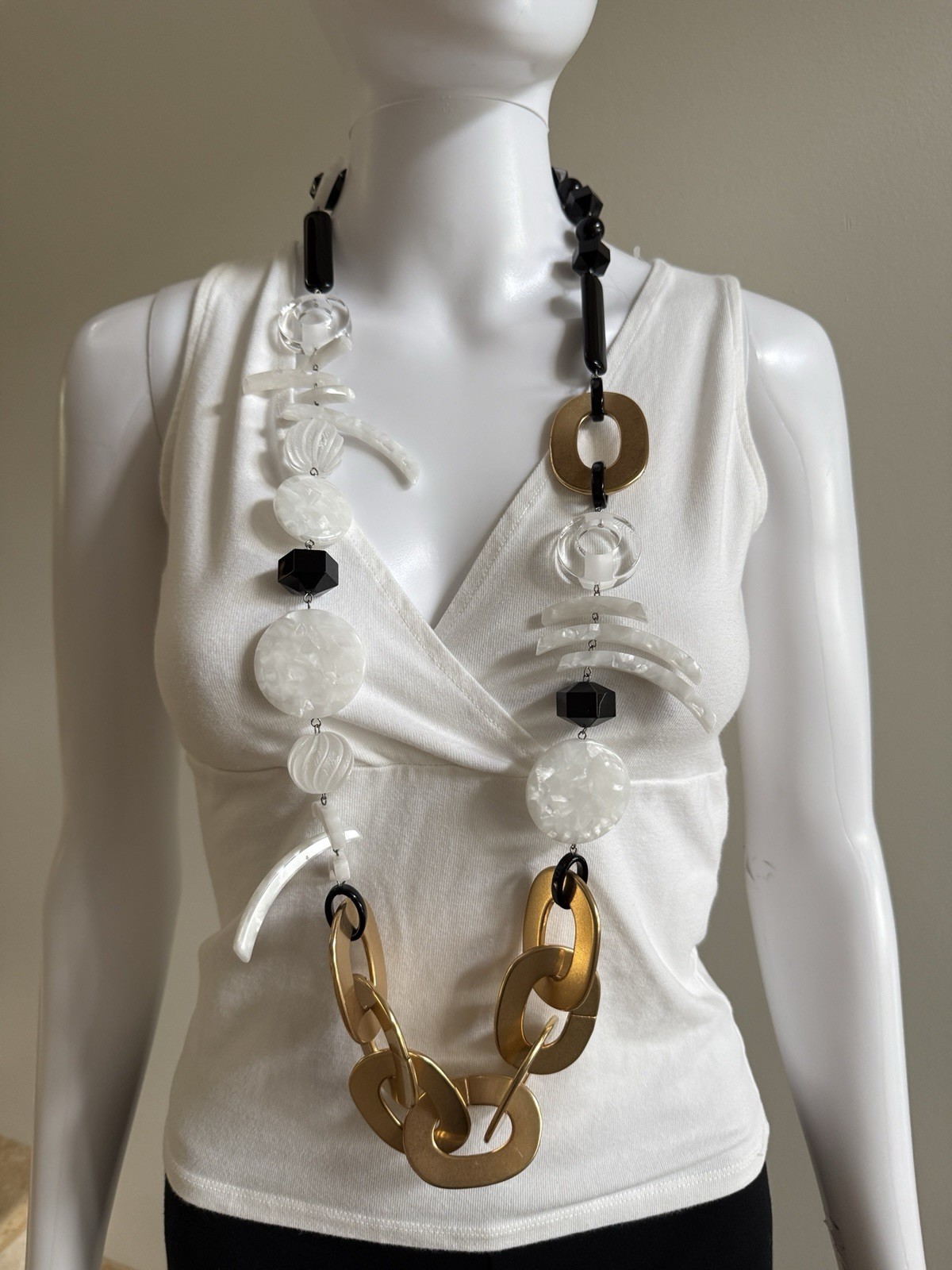 ANGELA CAPUTI Multicolor Long Chain Beaded Resin Necklace