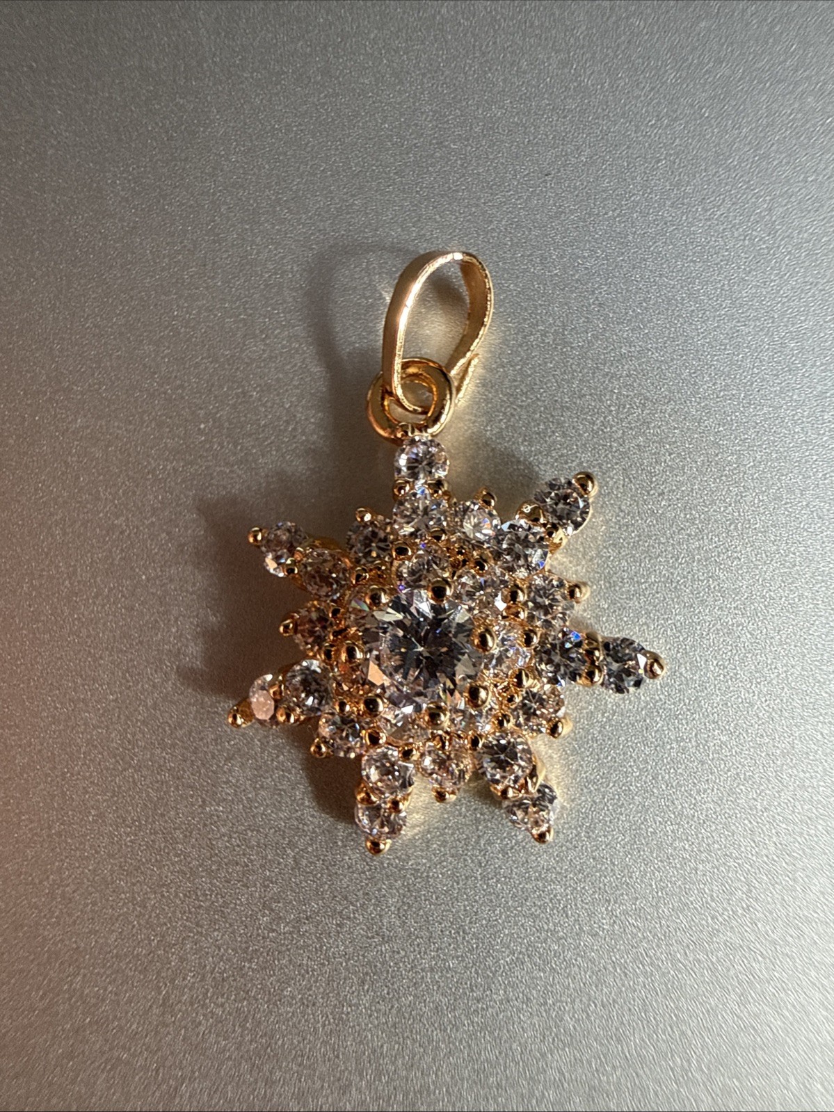 Women’s Elegant Snowflake Pendant