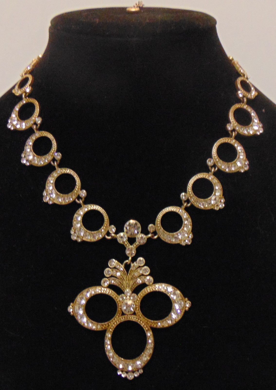 Beautiful Detailed Gold Tone with Clear Rhinestones Bib Necklace