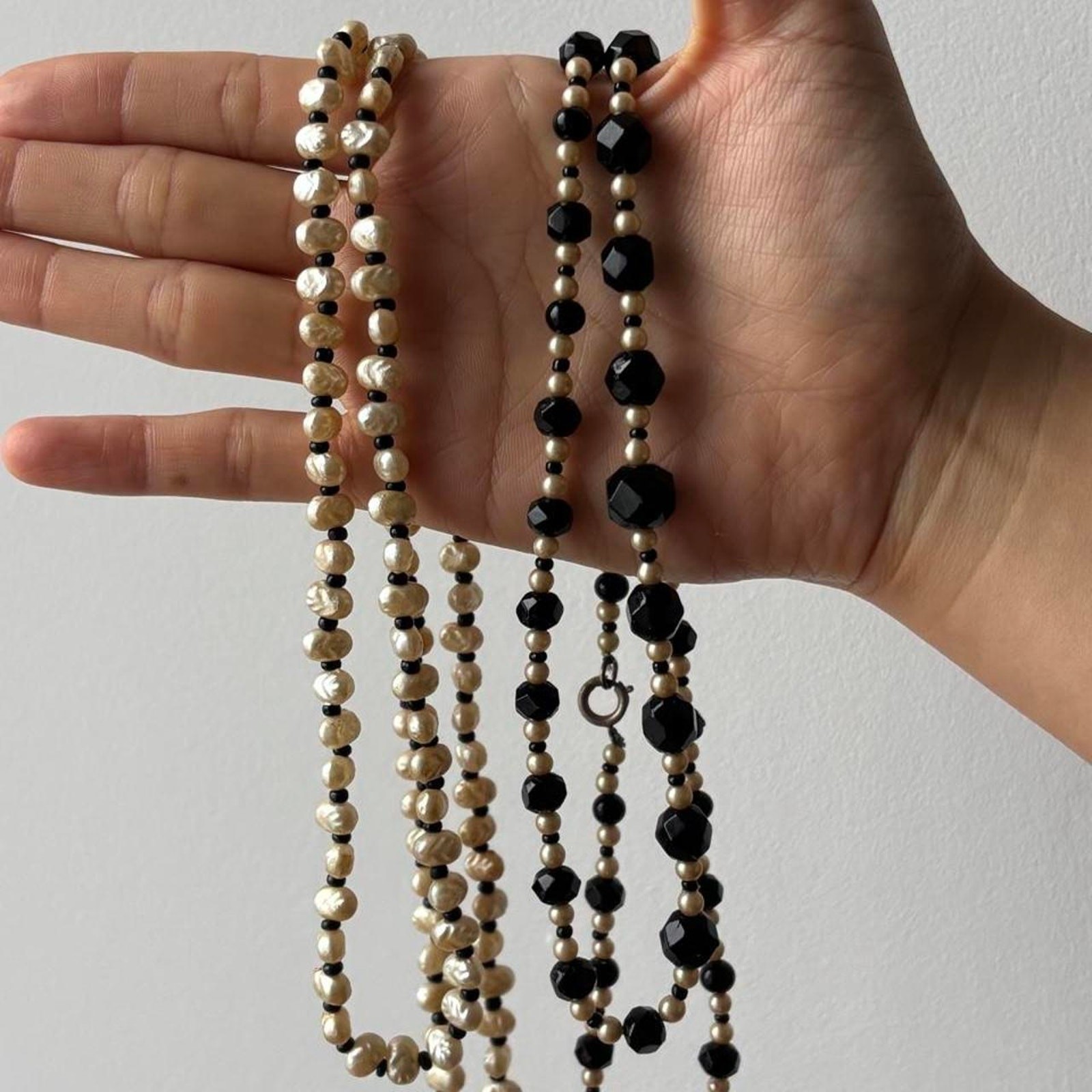 VTG Black and cream pearl necklace