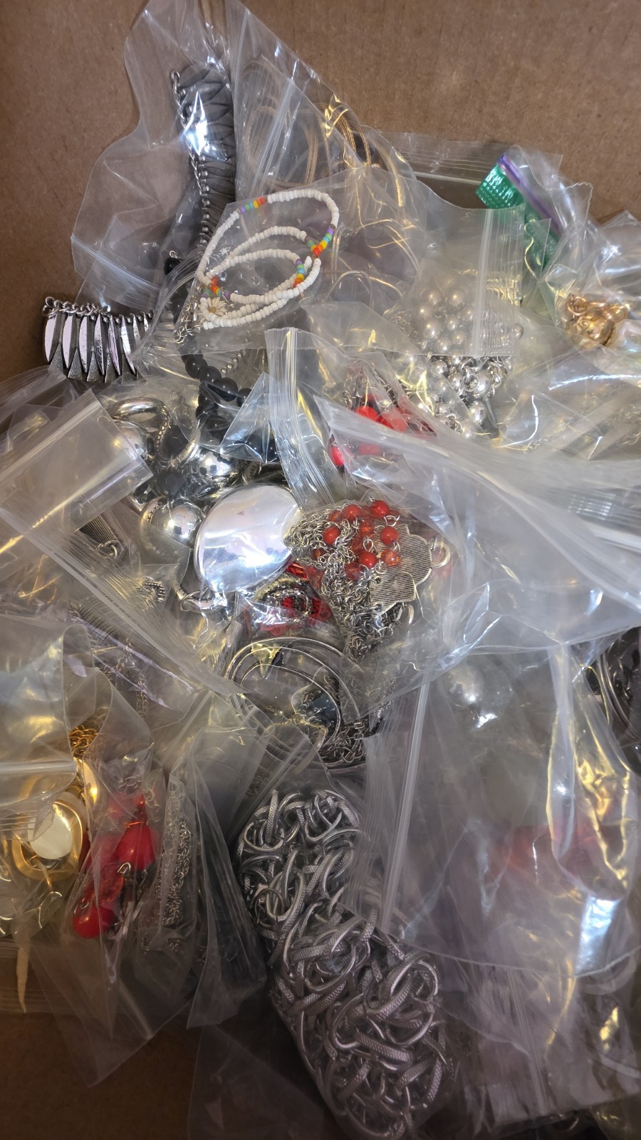 20.5 Lbs Modern Costume Necklace Lot 225 Pcs.