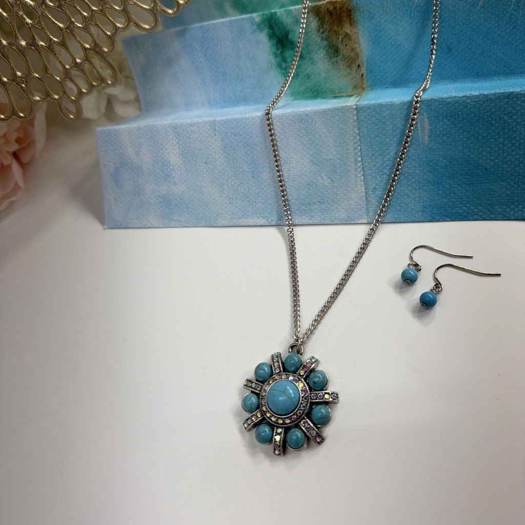 Silver Tone Snake Chain Necklace Round Turquoise Crystal Rhinestone Pendant