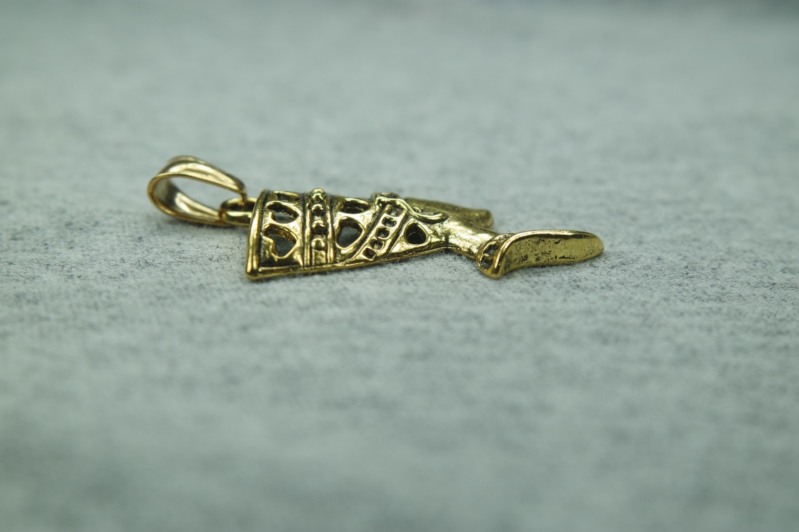 Nefertiti Pendant or Earrings, Gold Plated Zinc Alloy, 39mm 1.5″ tall