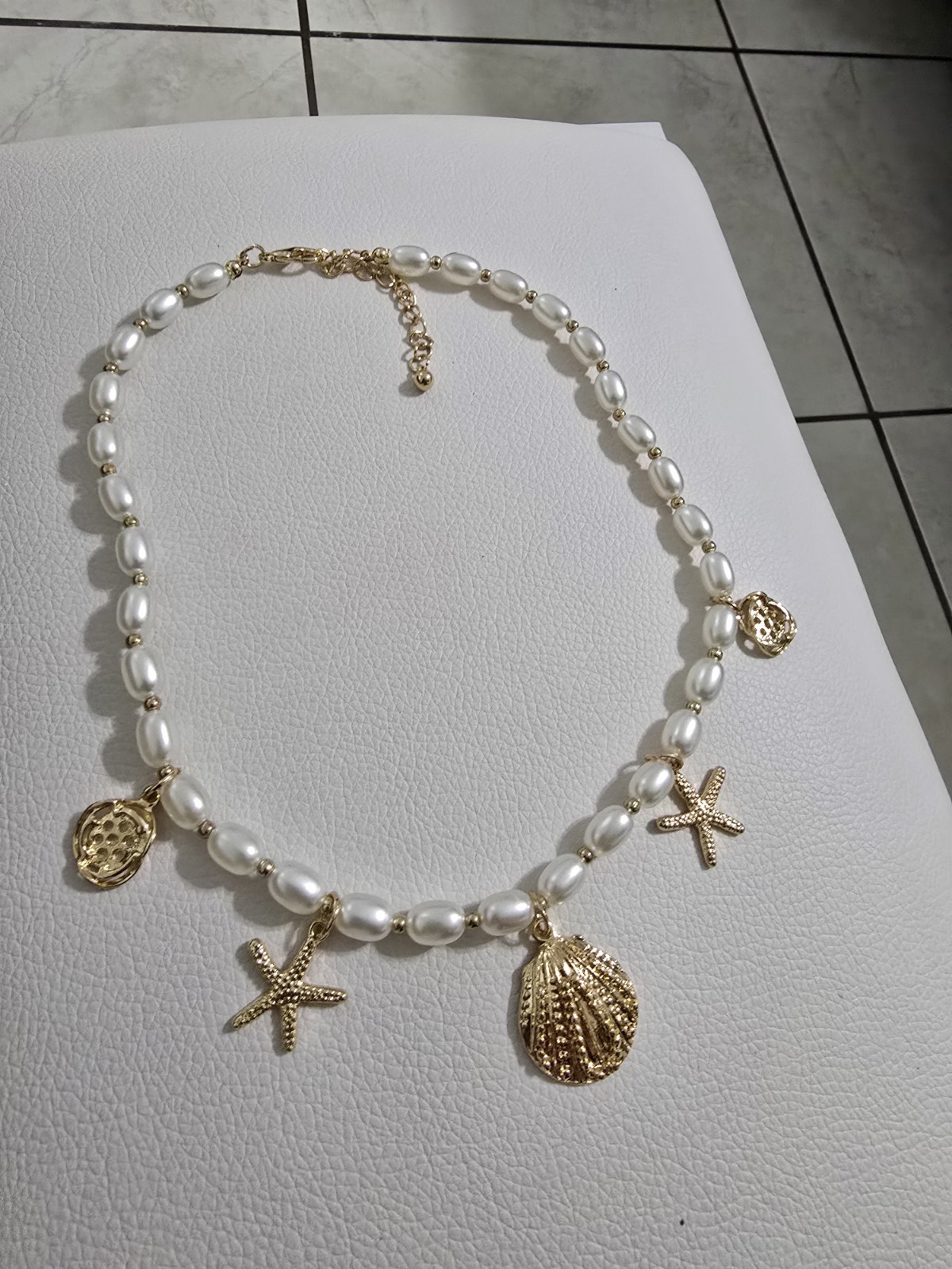 Gold Tone Beach Sea Life Charm Necklace Faux Pearl Beaded Adjustable Lobster