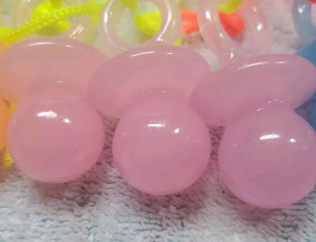 Novelty Necklaces Glow In The Dark Pacifier Shaped Nos Vtg 90s Halloween Rave