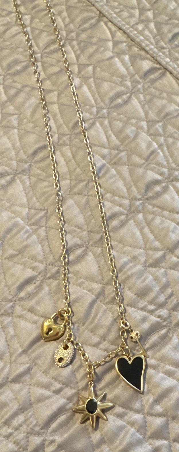 Gold Tone Cable Chain Charm Necklace Black Heart Pendant Star Key Lobster 36+”