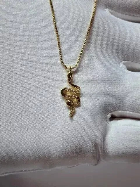 Women’s Gorgeous Snake Pendant Round Simulated Diamond In 14k Yellow Gold Plated