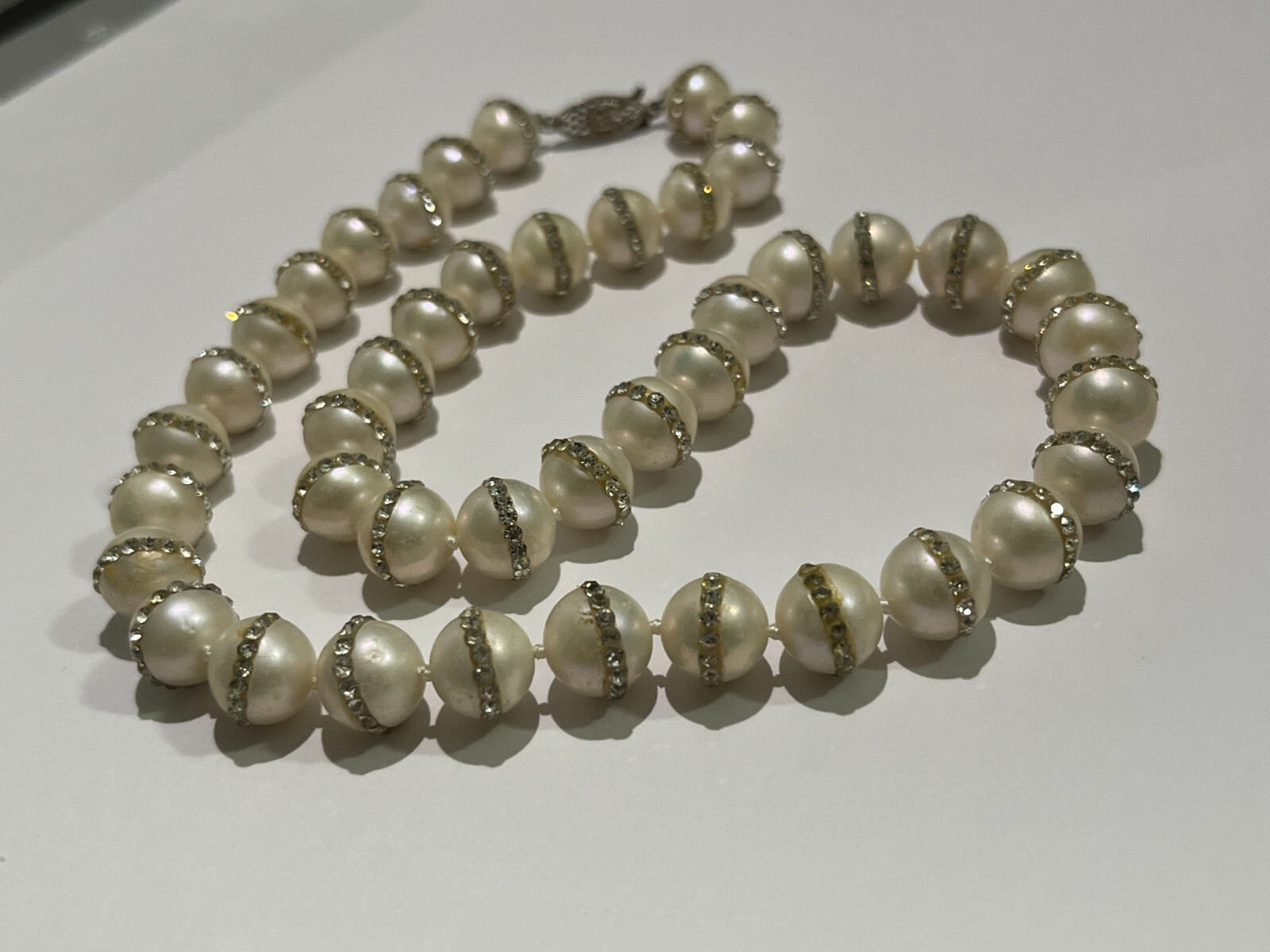 White Simulated Pearl w/ Rhinestones Necklace middle 10 mm 18 inches Jewelry