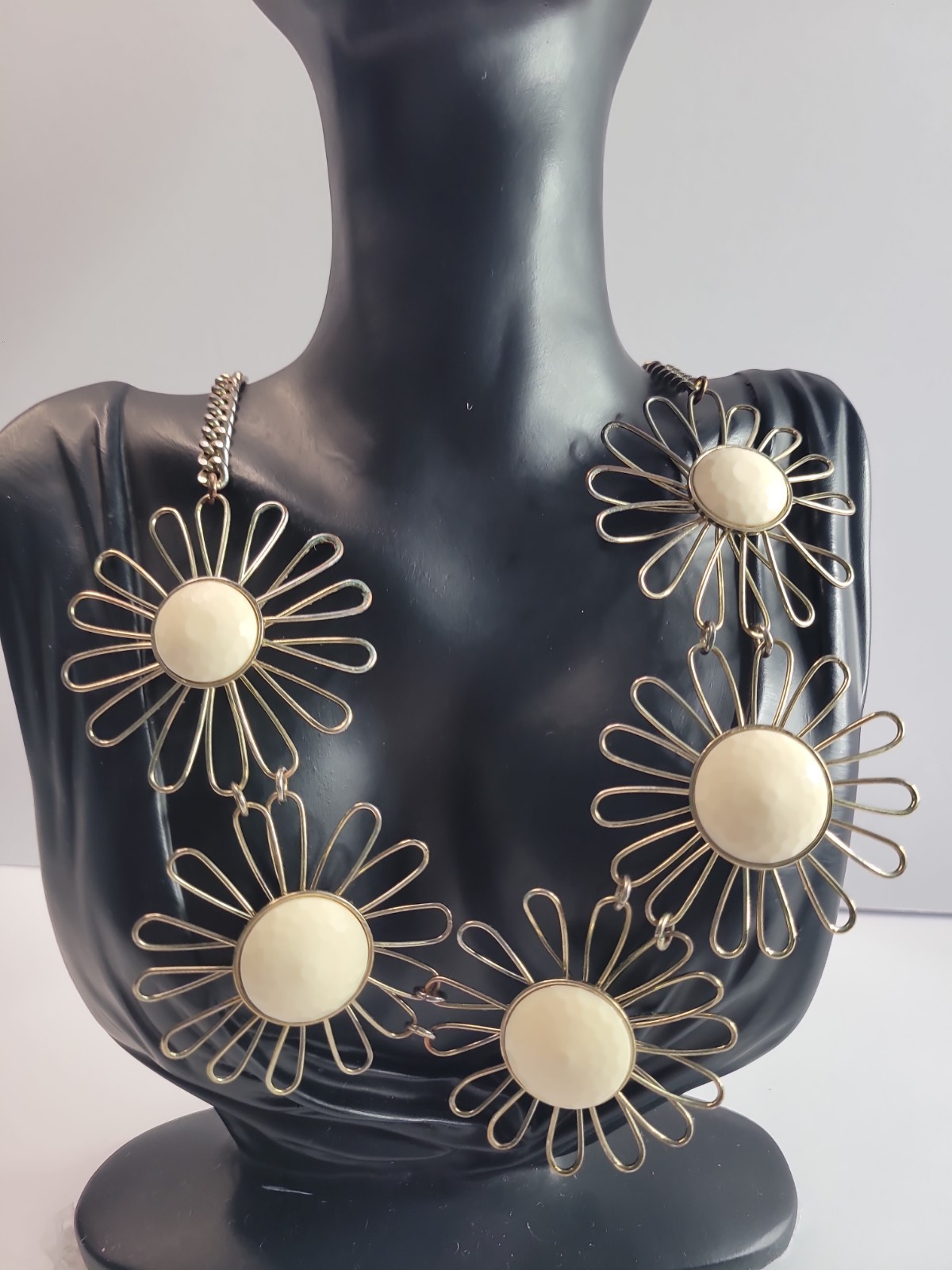 Gold Tone Daisy Flower Statement Necklace Cream Cabochon Floral Retro Mod