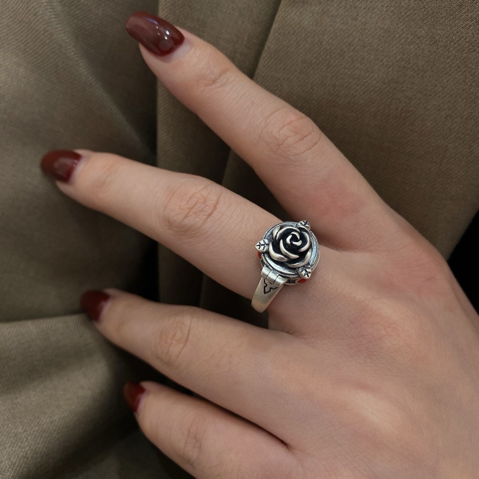 Retro Vintage Gothic Trendy Openable with Box Styles Rose Poison Adjustable Ring
