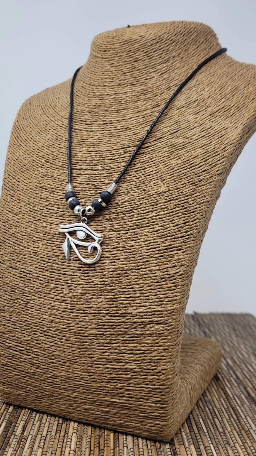 Eye of Horus Necklace Silver Tone Egyptian Protection Pendant Unisex Spiritual