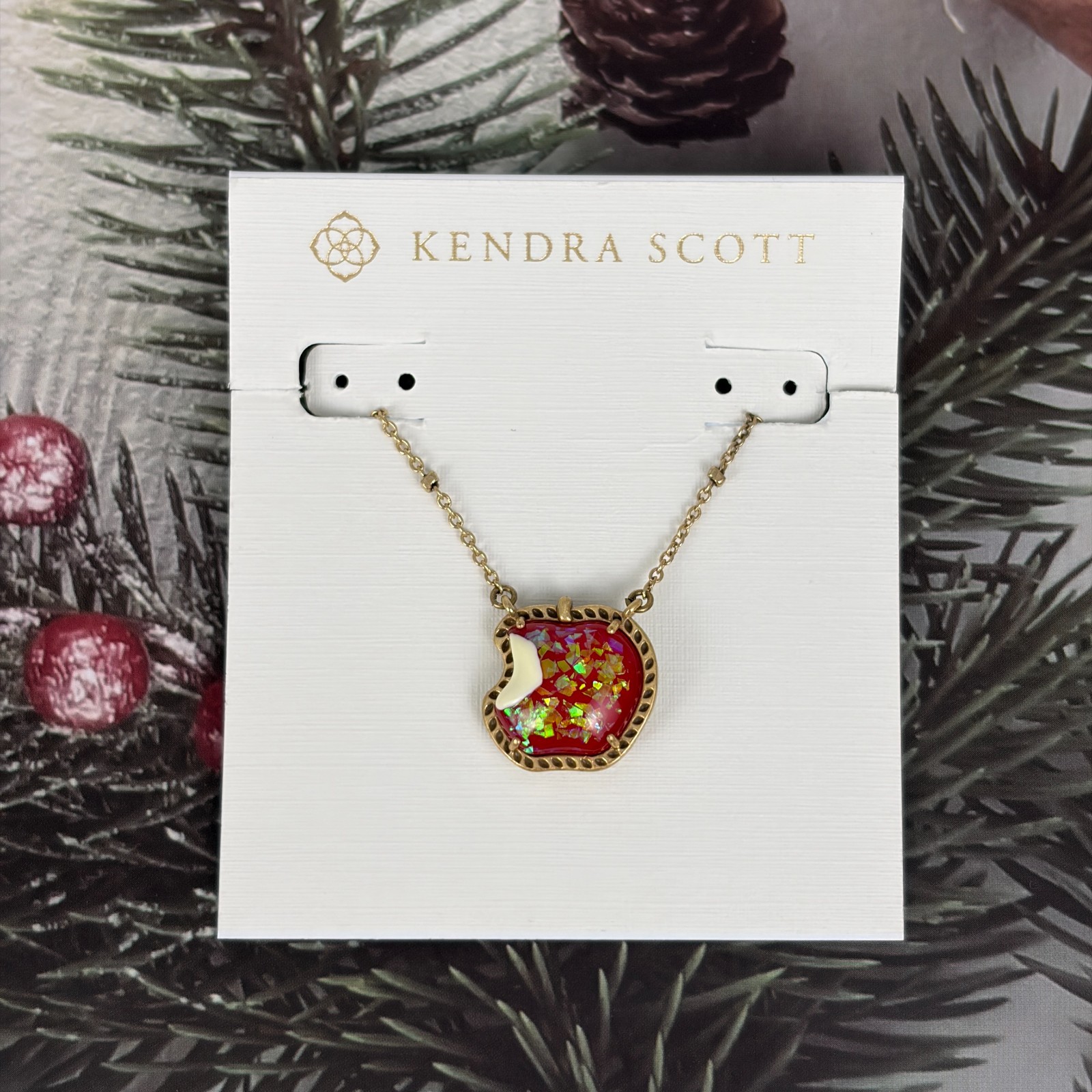  Disney | Kendra Scott Snow White Vintage Gold Apple Short Pendant Necklace
