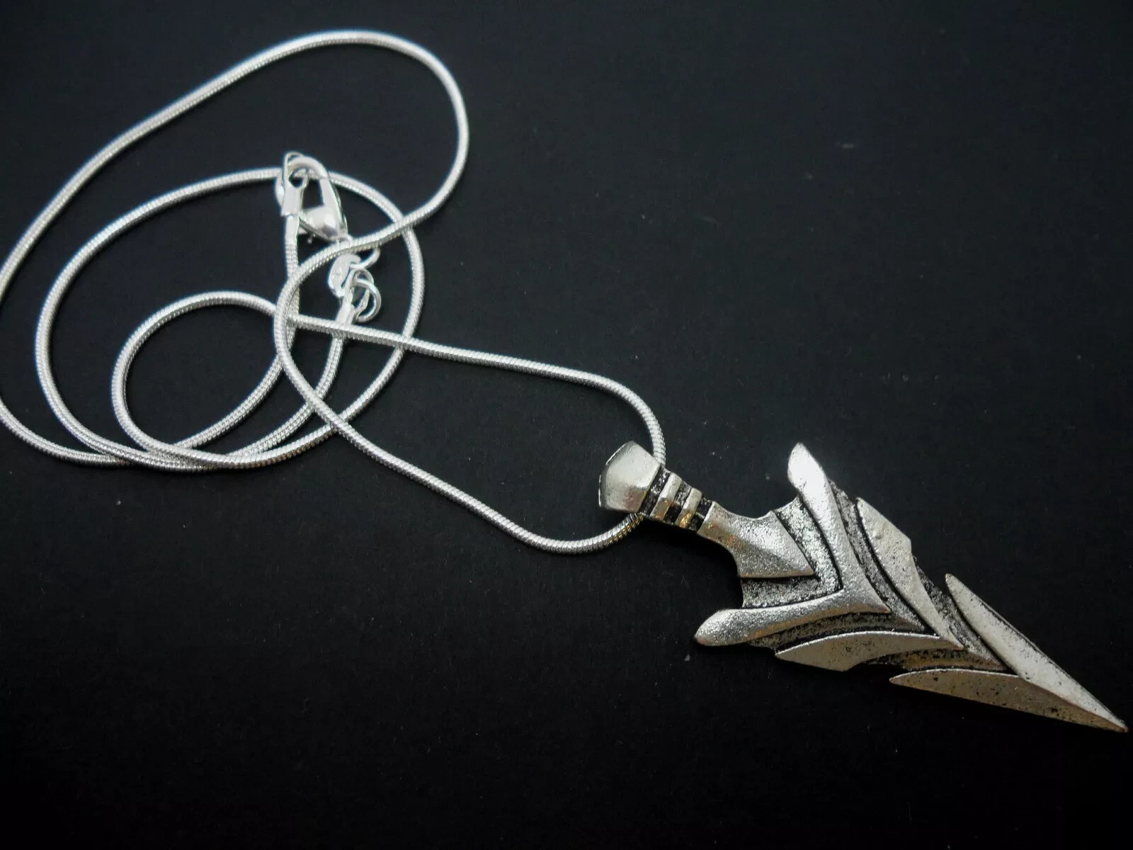 Beautiful Stainless Steel Arrow Head Pendant & 18″ Necklace! FREE SHIP IN USA!