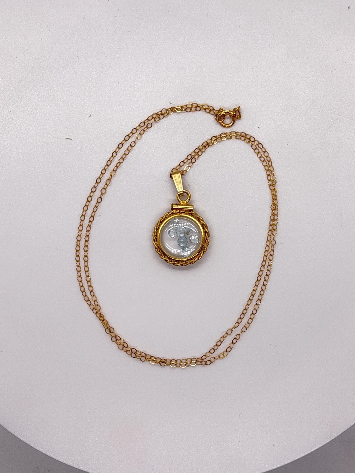 Handmade 12.5 mm 14k gold filled Gemstone Shaker Locket with twisted Rope edge