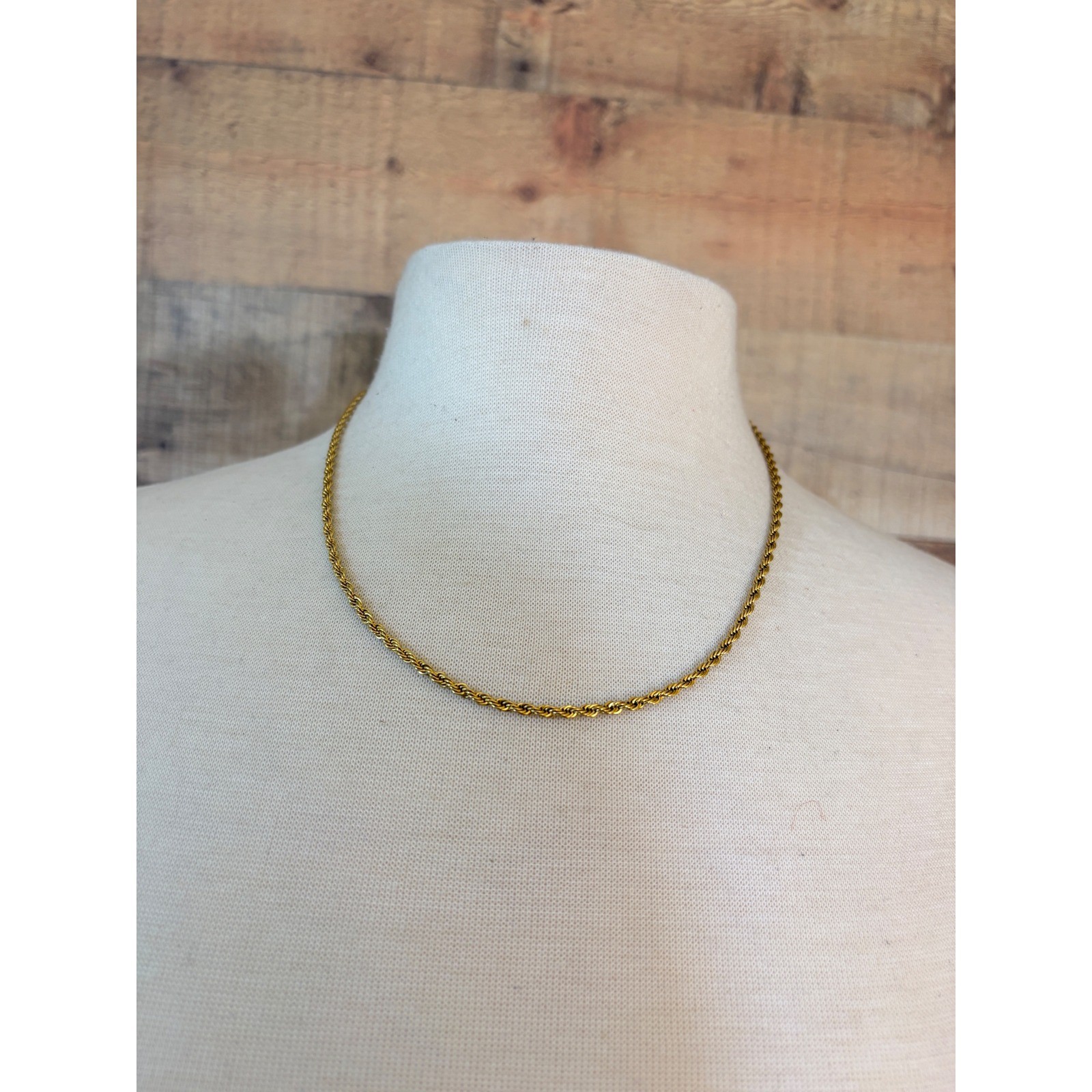 Unisex Gold Tone Rope Chain Necklace 18.5 Inch Twisted Link Lobster Clasp