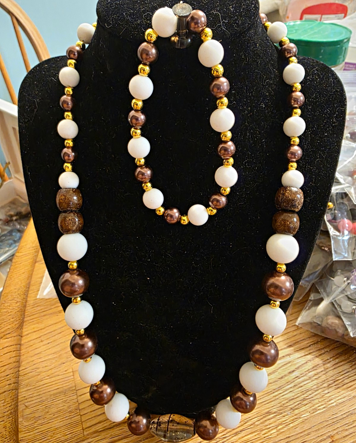 White & Brown Plastic Beaded Statement Necklace Ball/Bead Chain Fashion Costume