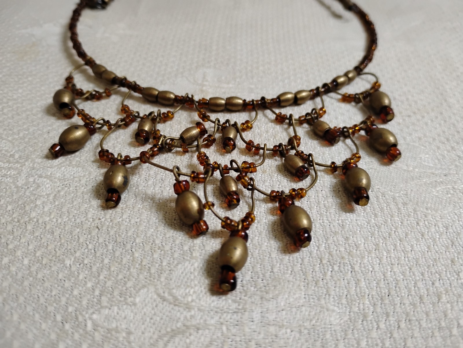 Vintage BT Metal Wire Amber Glass Seed Bead Beaded Swag Bib 18″ Choker Necklace