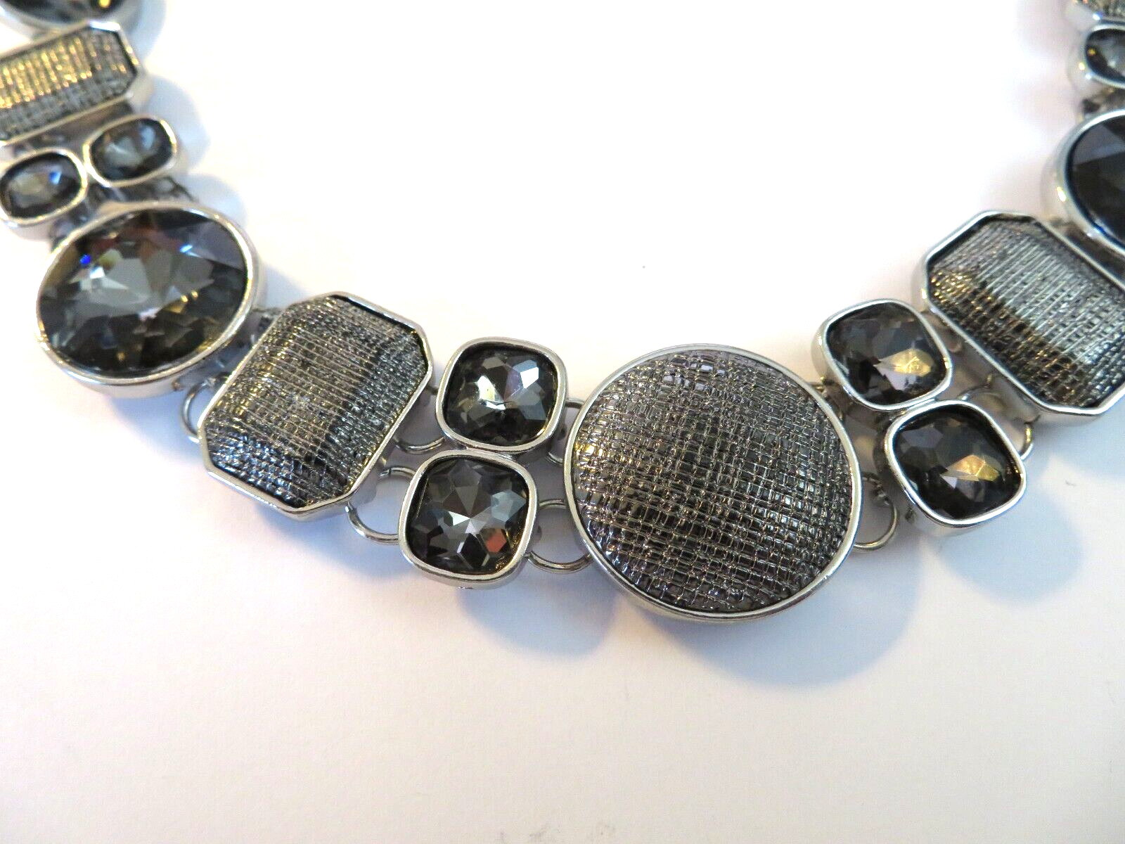 WHITE HOUSE/BLACK MARKET SILVER NECKLACE 20″