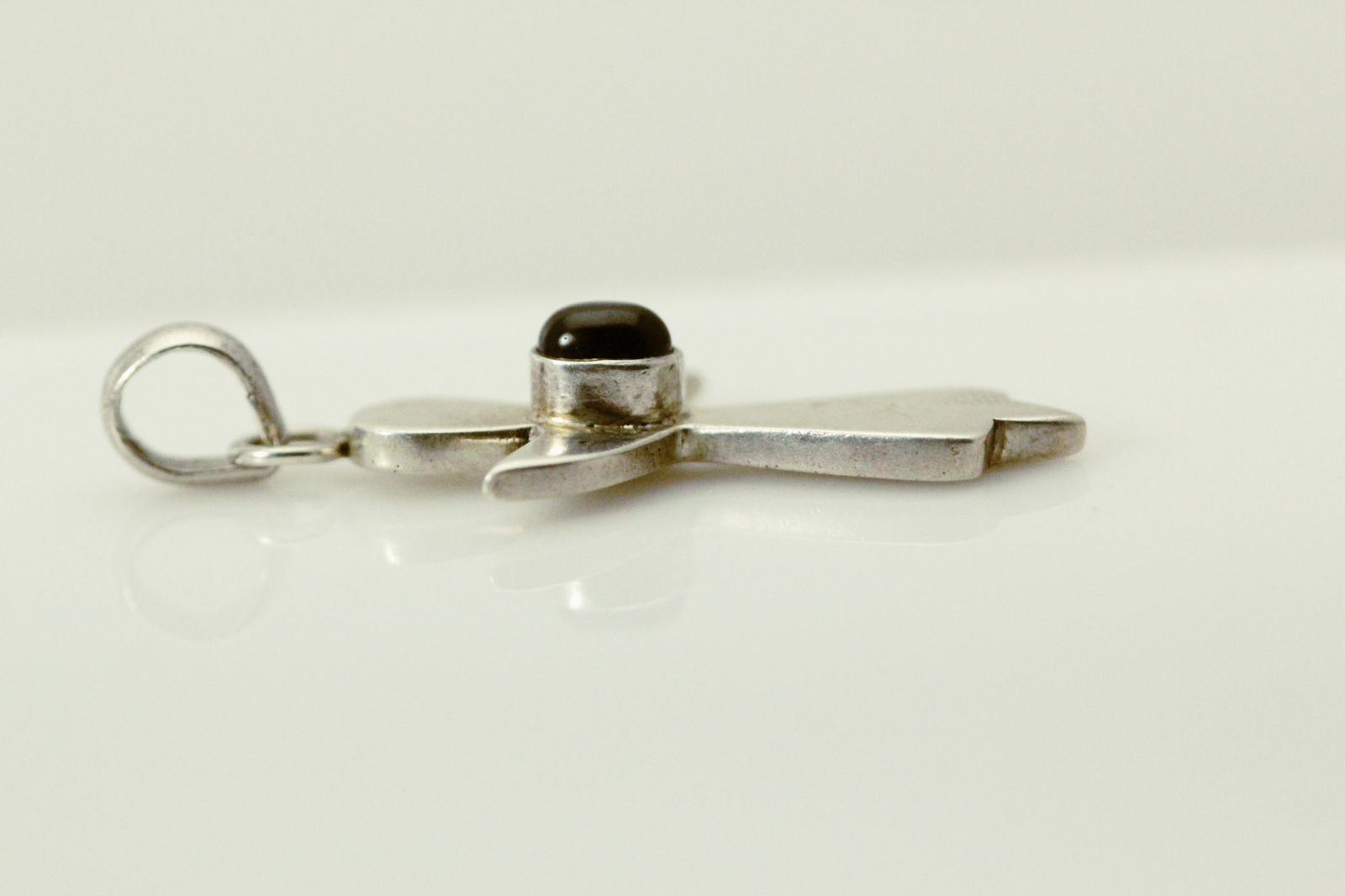925 Sterling Silver Oval Black Stone Stylized Cross Pendant 9.8 Grams (PEN6213)