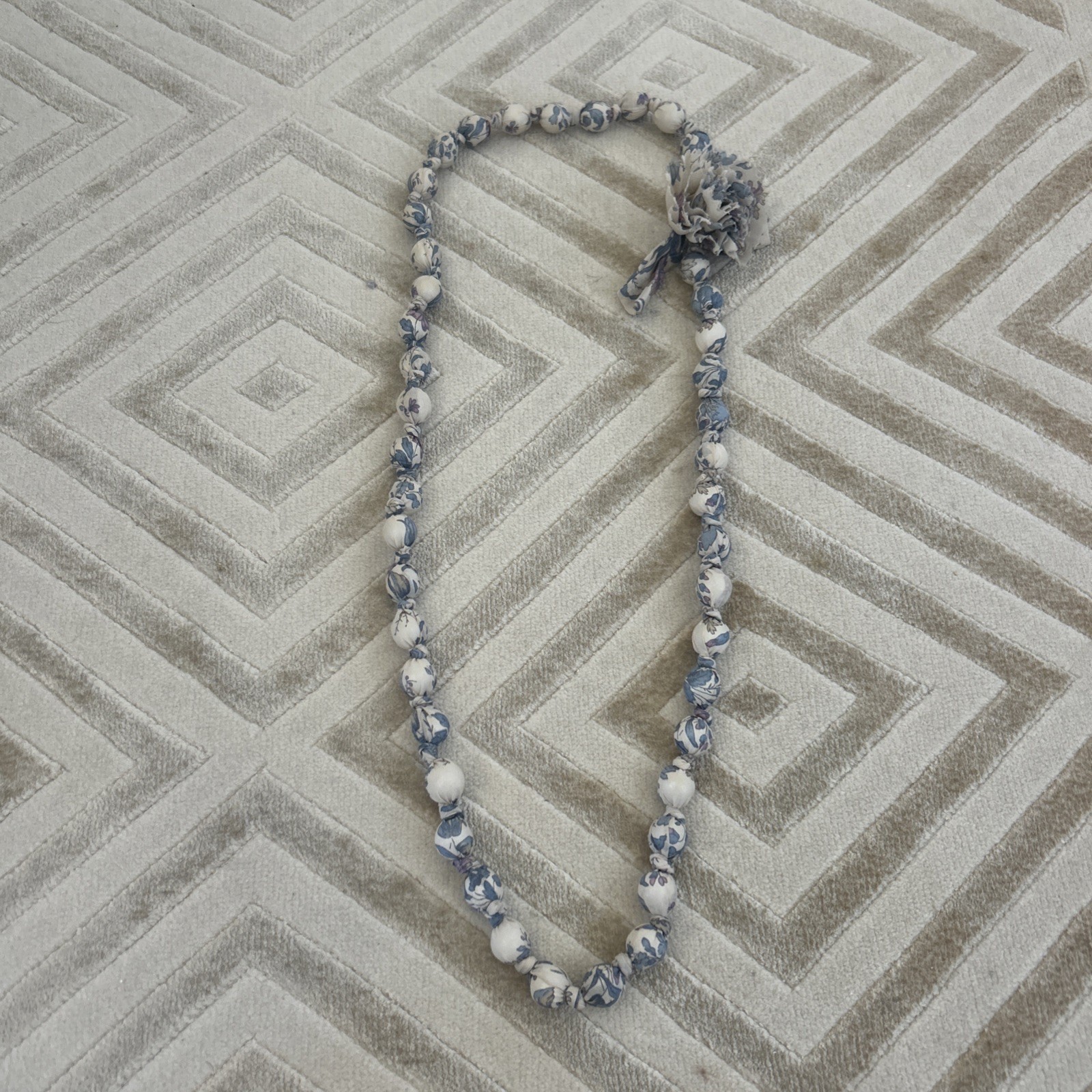 Clothed Beaded Necklace With Flower
