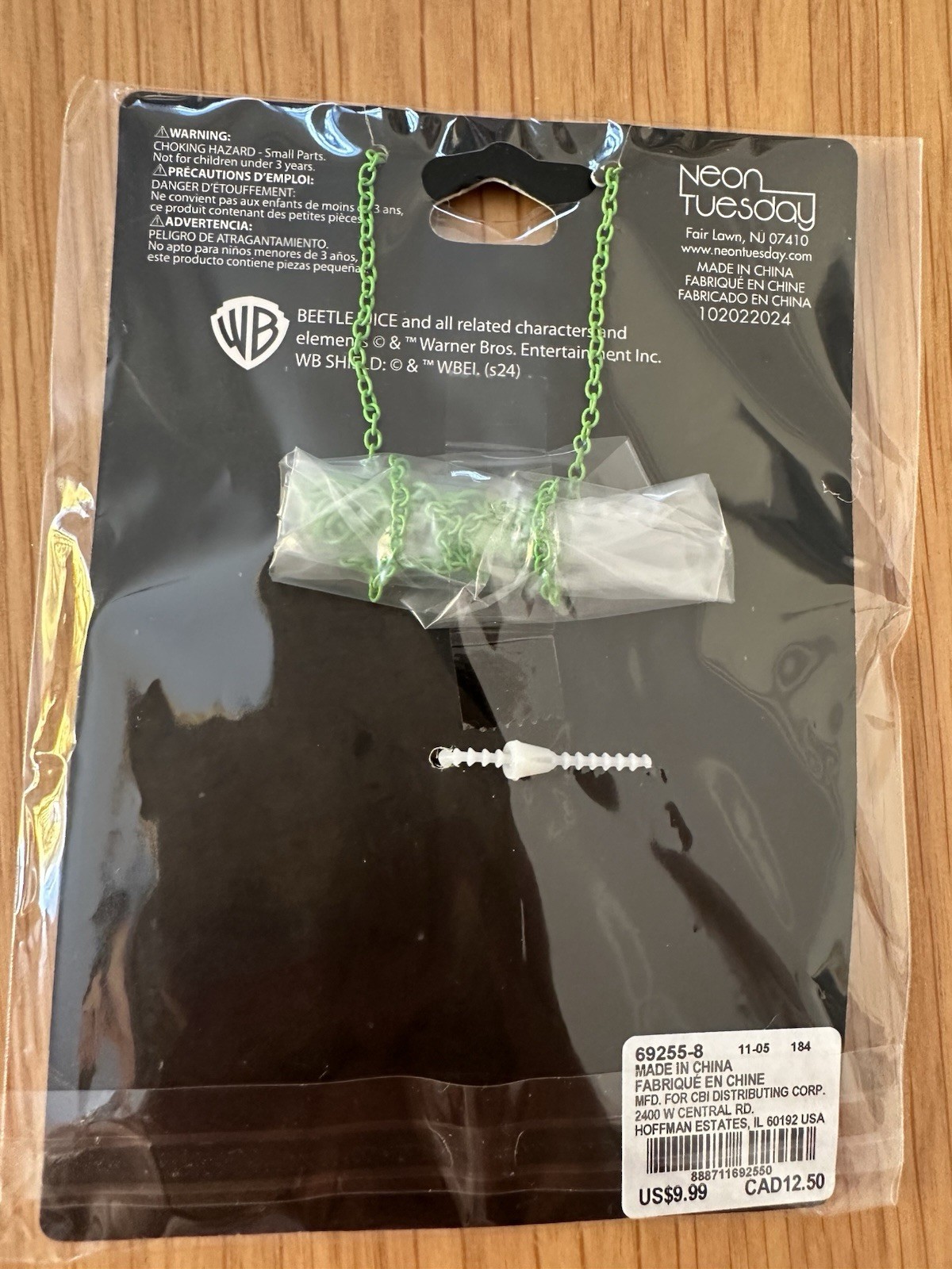 NWT Claire’s Exclusive BeetleJuice Glow In The Dark Necklace! 👻