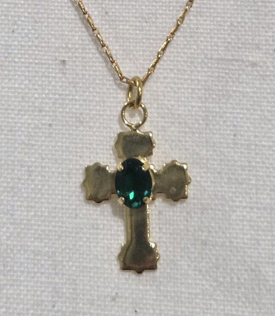 Unworn Vintage Cross Necklace Gold Green Rhinestone 16x27mm Pendant 50cm Chain