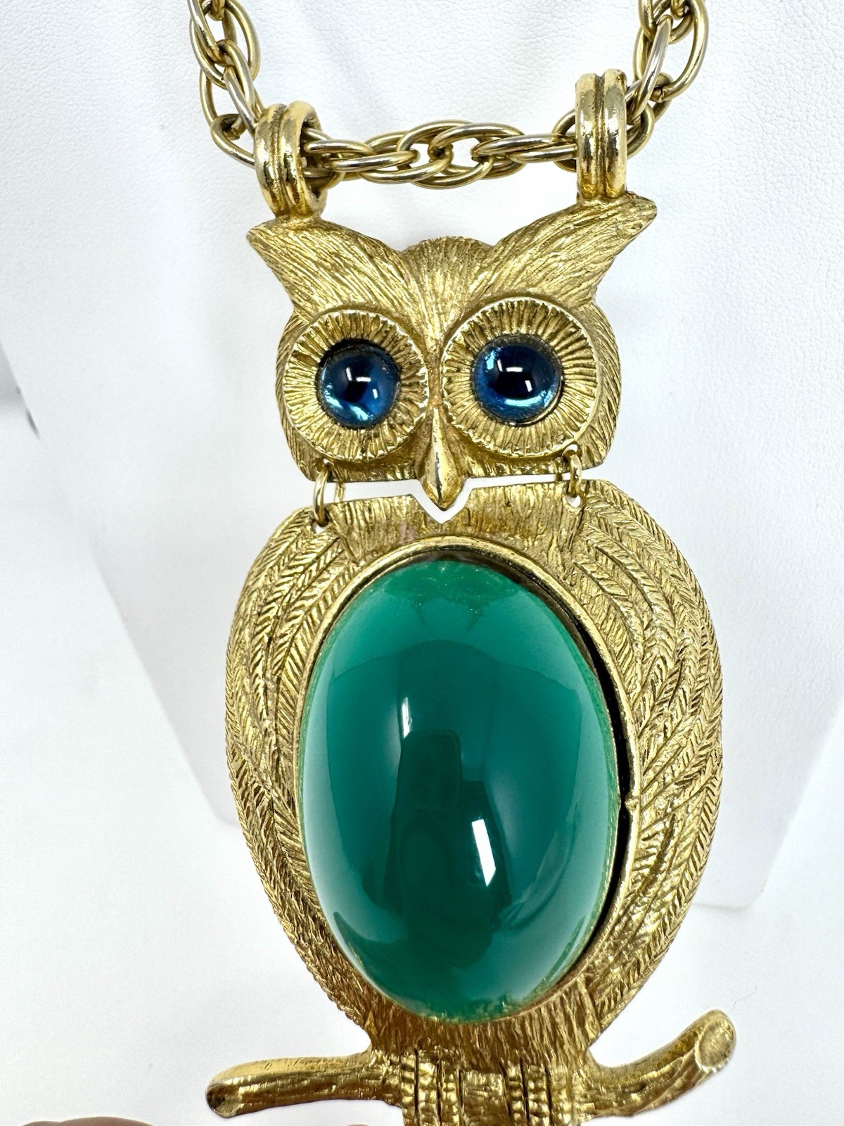 Stunning Vintage 1970s Oversized Owl Green Cabochon Statement Pendant Necklace