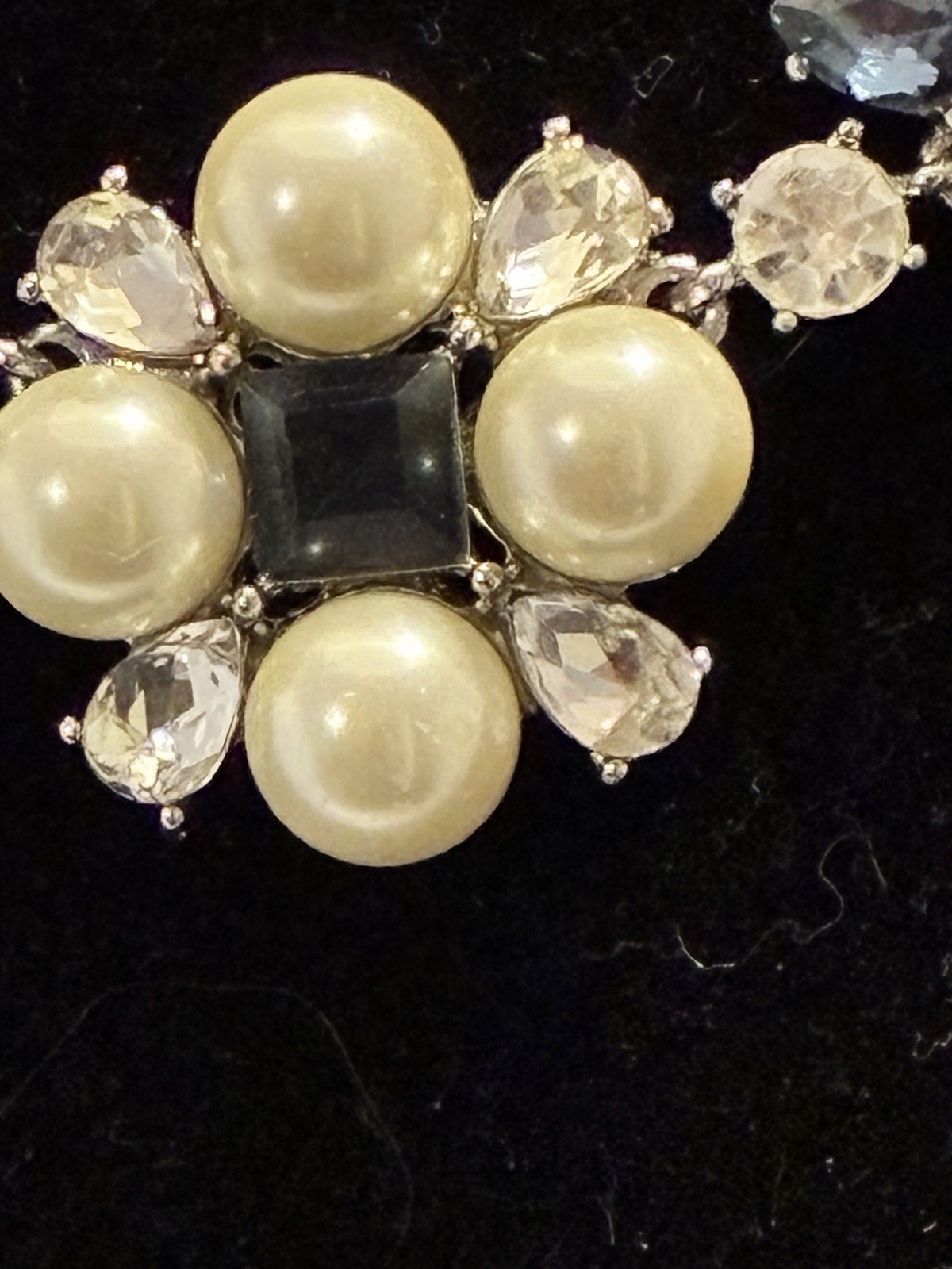 Banana Republic 16″Floral Cluster Necklace Silver Tone Pearl Navy Rhinestone EX