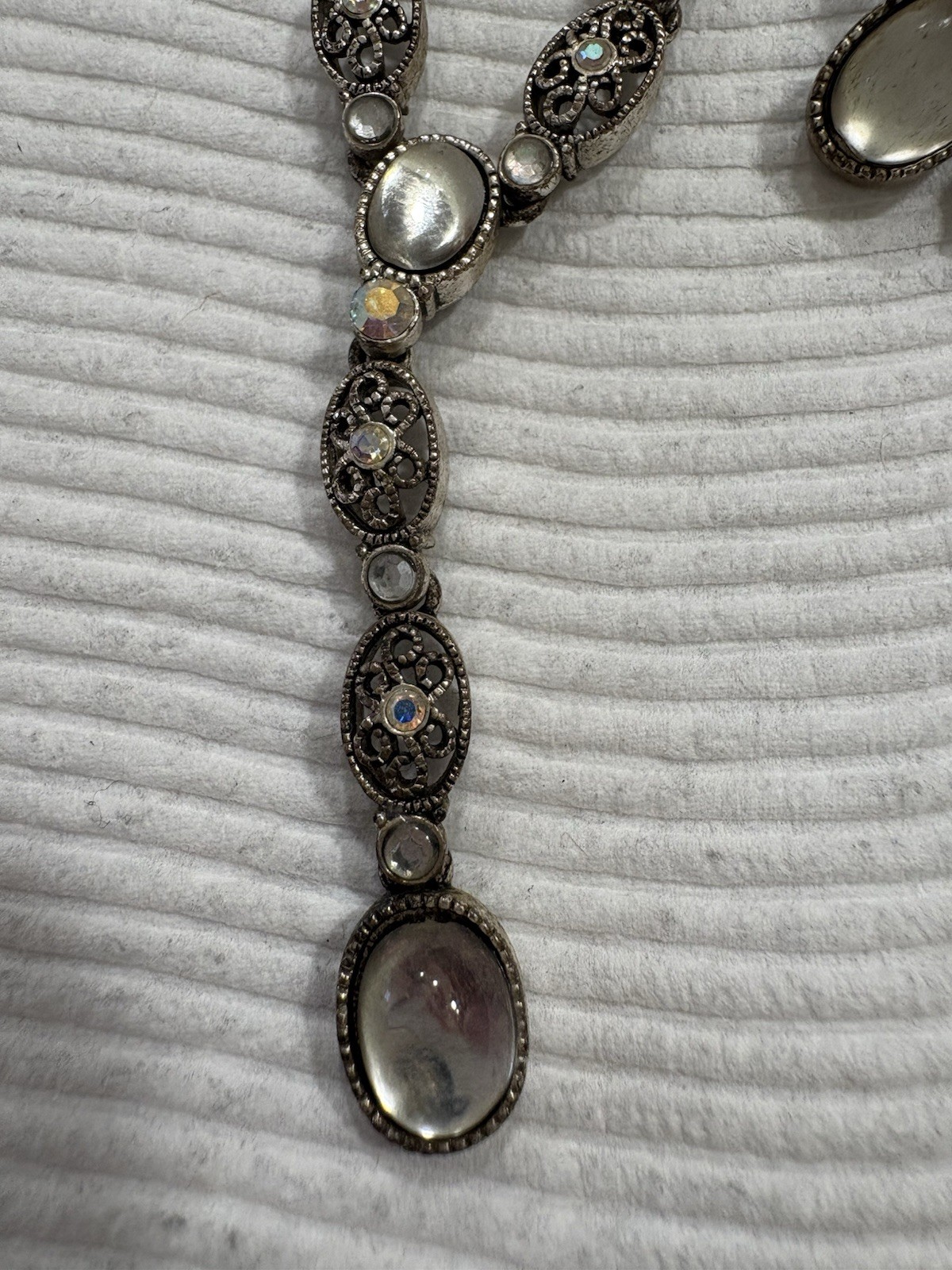 Avon Vintage 90s Silver Plated Y-Drop Filigree Necklace Rhinestone & Earrings
