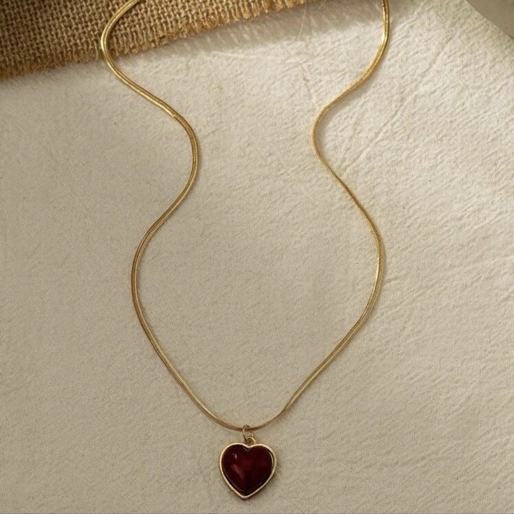 Minimalist Heart Shaped Pendant Necklace Everyday Wear or Gift Giving