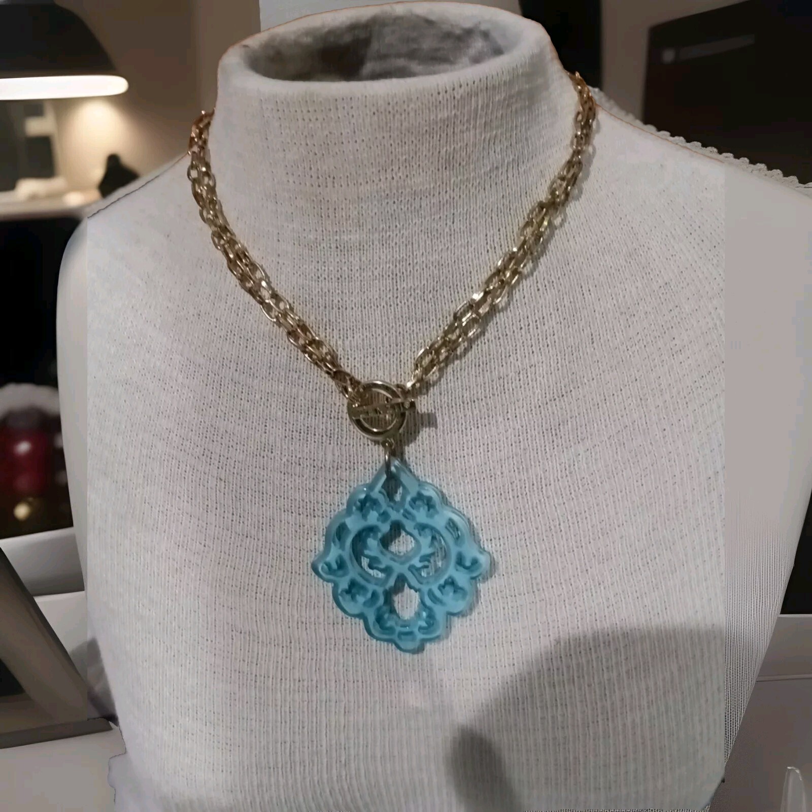 ZENZII Gold Links Teal Blue Acrylic Resin Necklace Art Deco Pendant Toggle Clasp