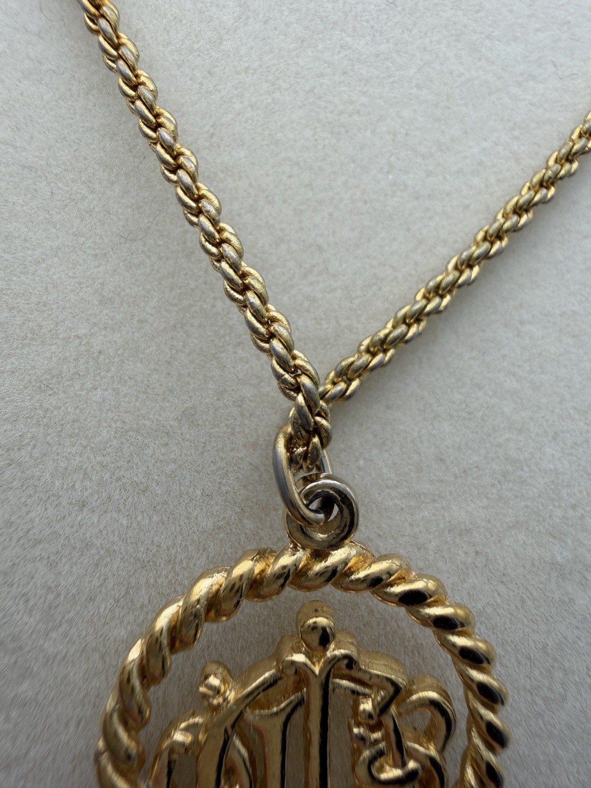Authentic Vintage Christian Dior Necklace Emblem Round Circle Gold Plated 17.5”