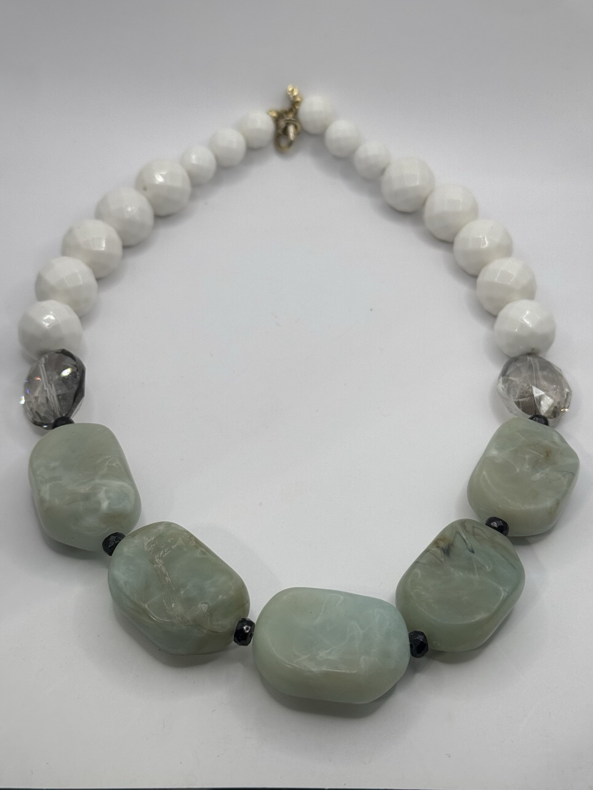 Resin & Acrylic Beads Necklace 20.5”.