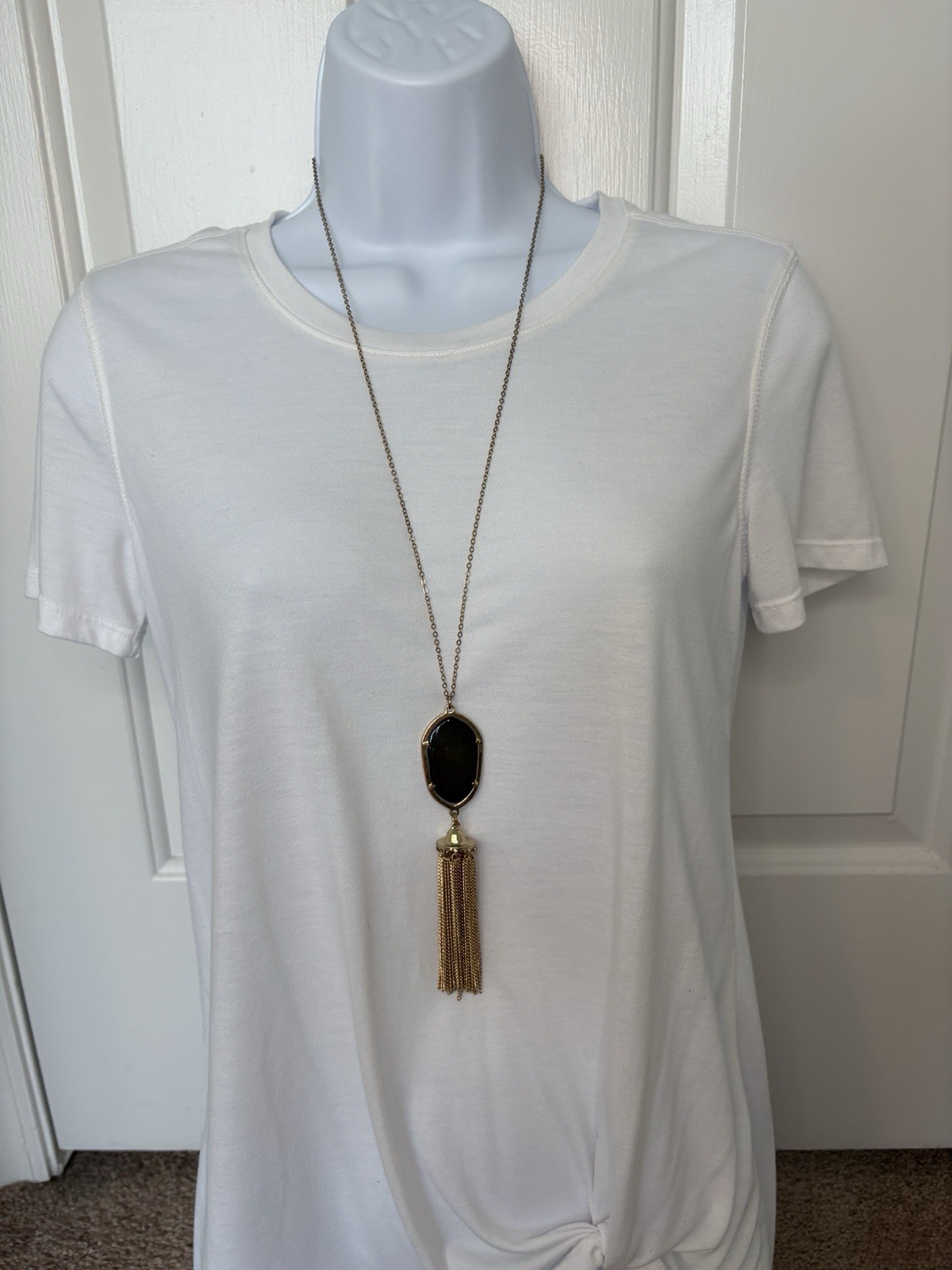 Versona Gold Tone Green Stone Pentandt Tassel Necklace