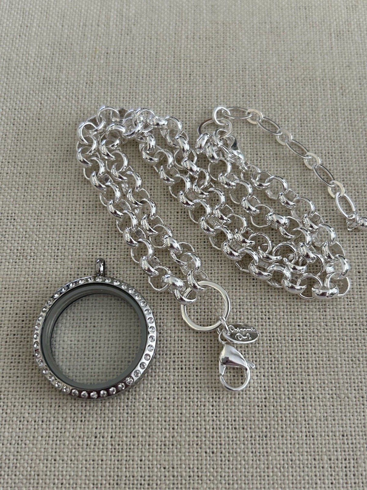 Origami Owl Large SilverHinge Locket w/Crystals & Thick Rolo Chain Set “New”