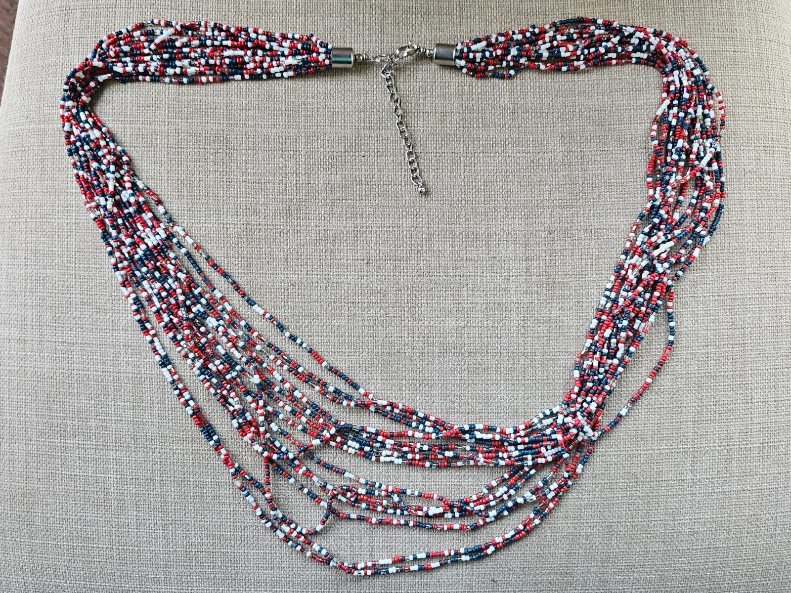 US Flag Tri Color Beads Necklace Patriot Jewelry 4th of July Necklace Unbrande